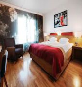 Manon Les Suites Guldsmeden 6/42