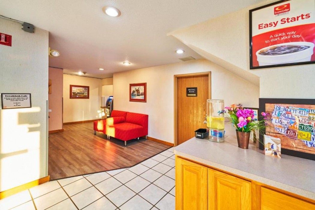 Econo Lodge Maquoketa, IA 8/20
