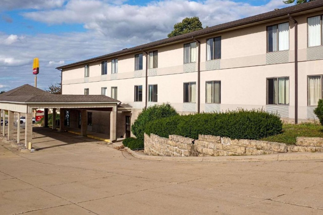Econo Lodge Maquoketa, IA 1/20