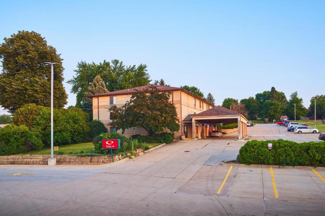 Econo Lodge Maquoketa, IA 6/20