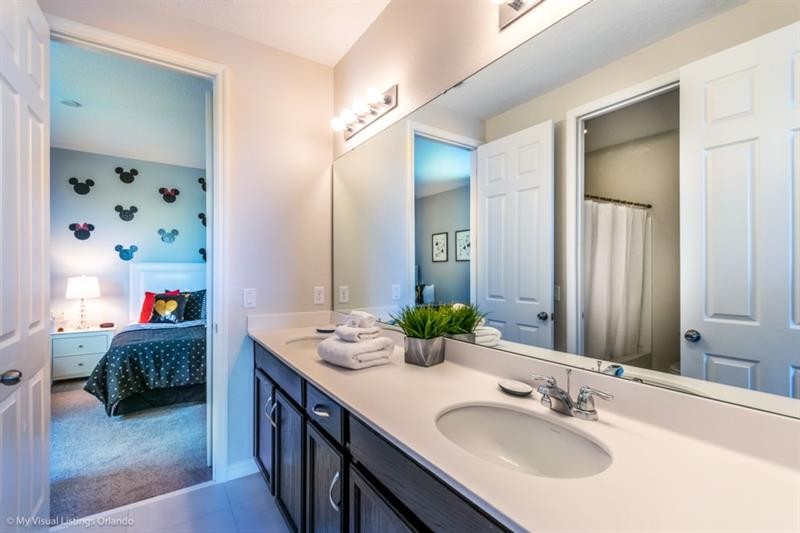 Solara Resort Homes 2/5