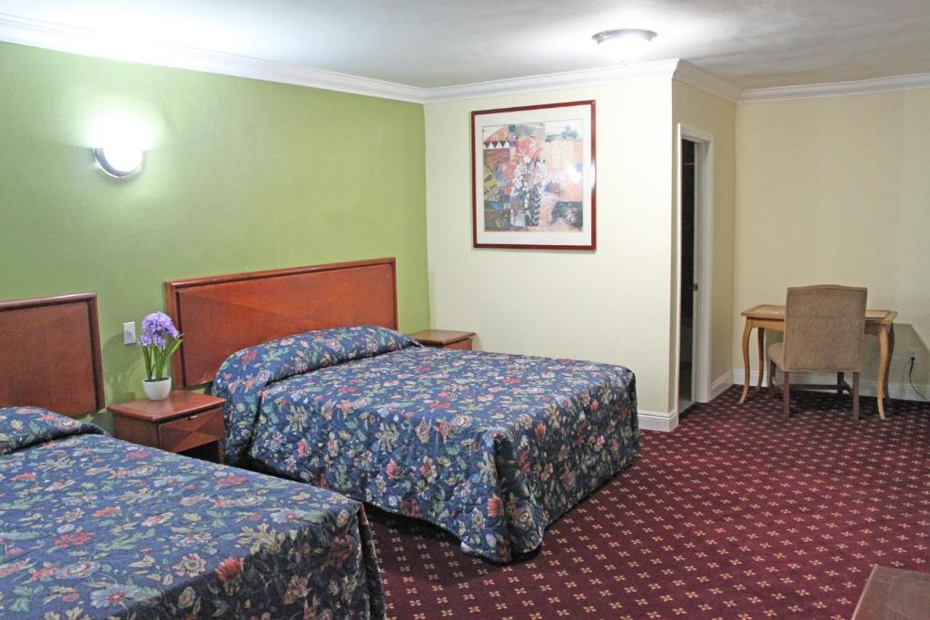 Royla Motel 10/44