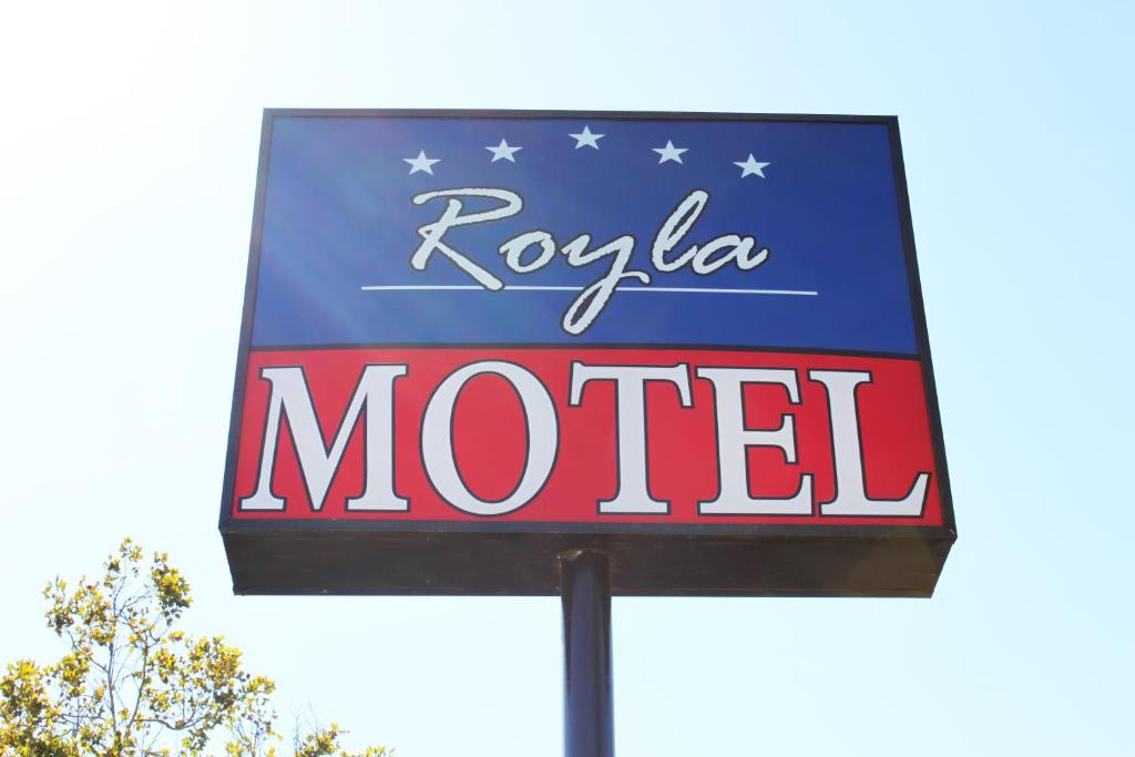 Royla Motel 1/44