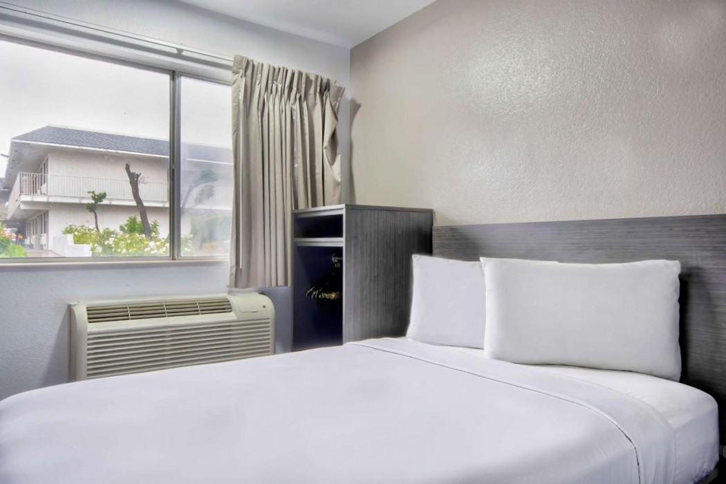 Motel6 Austin, TX - North 12/48