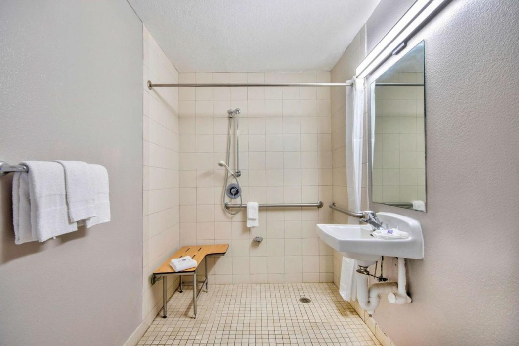 Motel6 Austin, TX - North 33/48