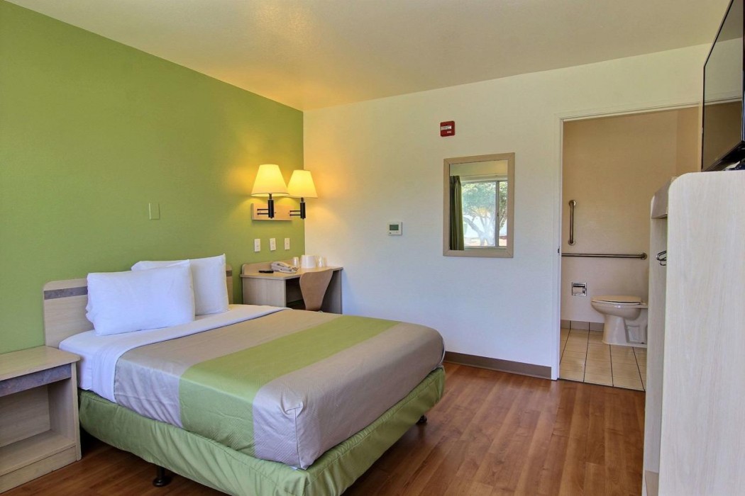 Motel6 Austin, TX - North 17/48