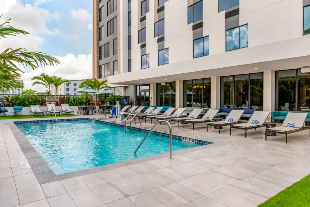 Comfort Inn & Suites Miami International Airport 23/26