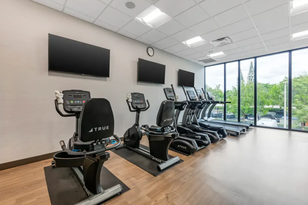 Comfort Inn & Suites Miami International Airport 22/26