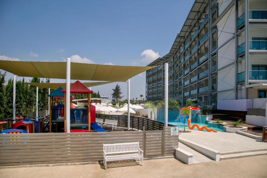 Asterias Beach Hotel 24/62