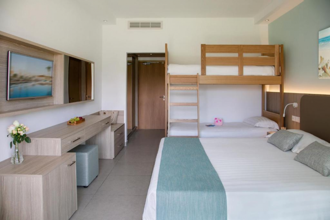 Asterias Beach Hotel 14/62