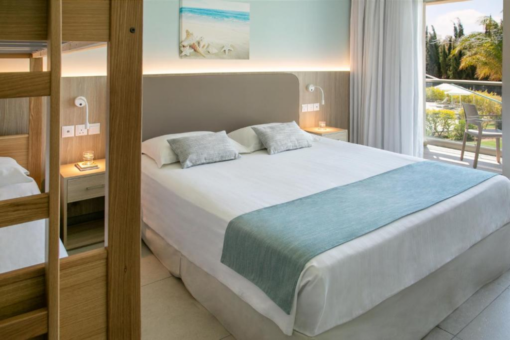 Asterias Beach Hotel 13/62