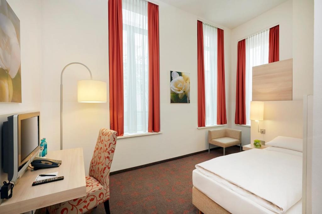 H+ Hotel Munchen 30/35