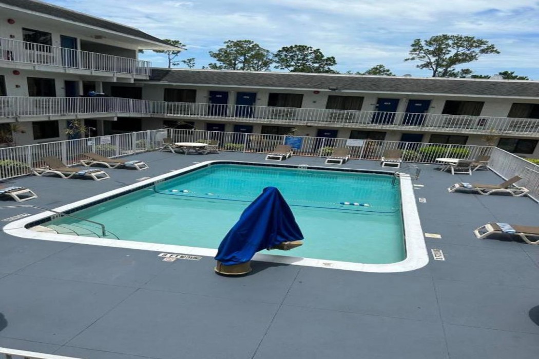 Motel6 Lakeland, FL 24/49