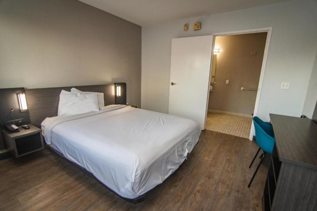 Motel6 Lakeland, FL 11/49