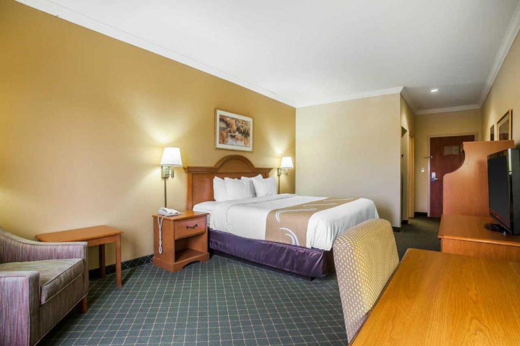 Quality Inn Tahlequah South 11/23