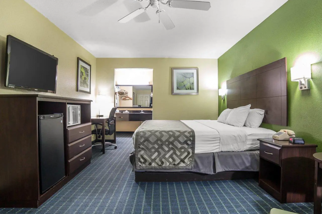 Rodeway Inn & Suites Needles CA 8/30