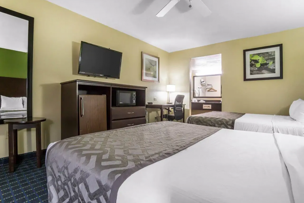 Rodeway Inn & Suites Needles CA 10/30