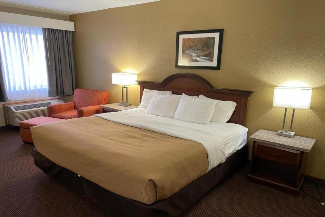 Clarion Inn I-94 near Expo Center 6/25