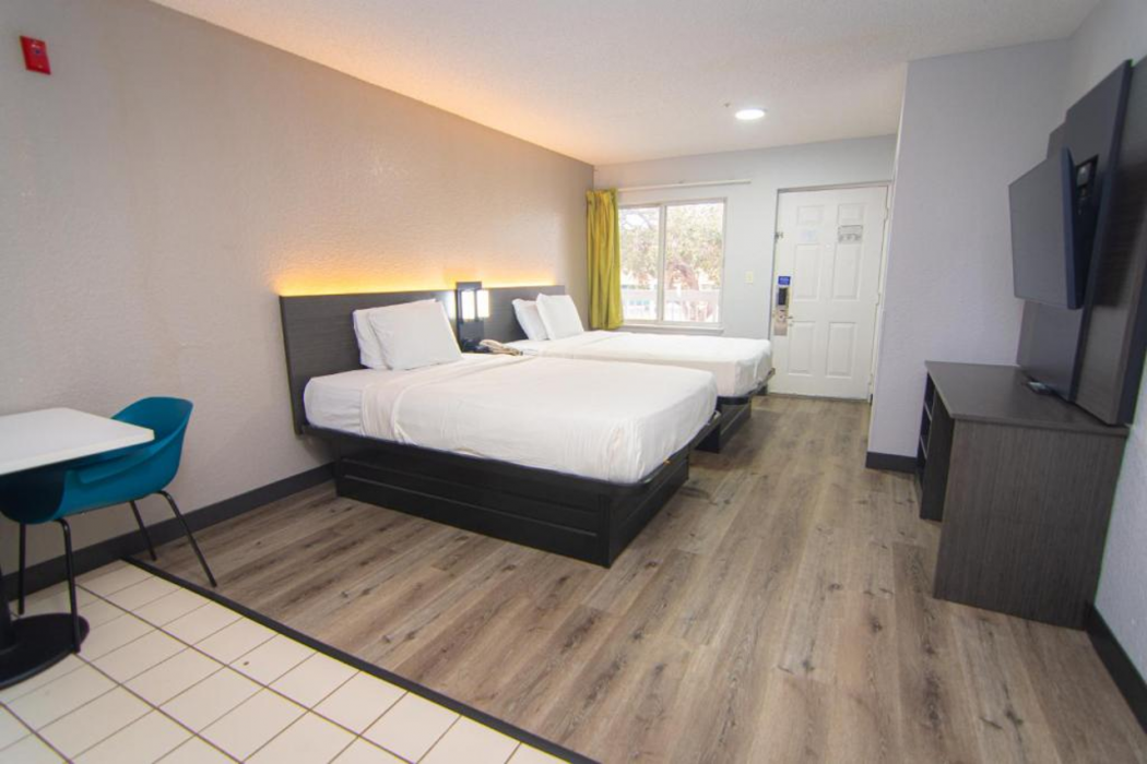 Studio 6 Extended Stay - West Palm Beach, FL 10/52