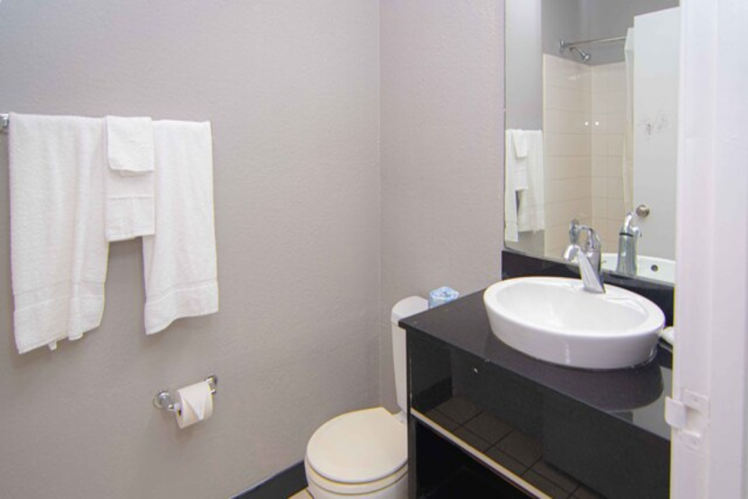 Studio 6 Extended Stay - West Palm Beach, FL 17/52