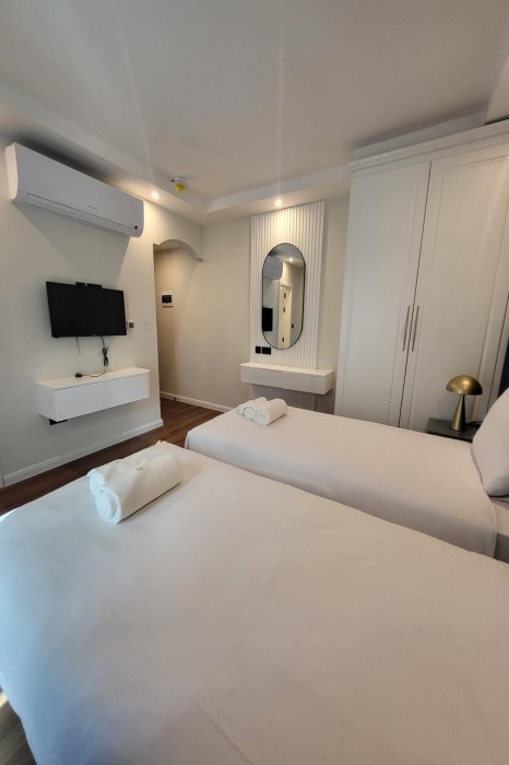 Carlton Hotel Malta 7/28