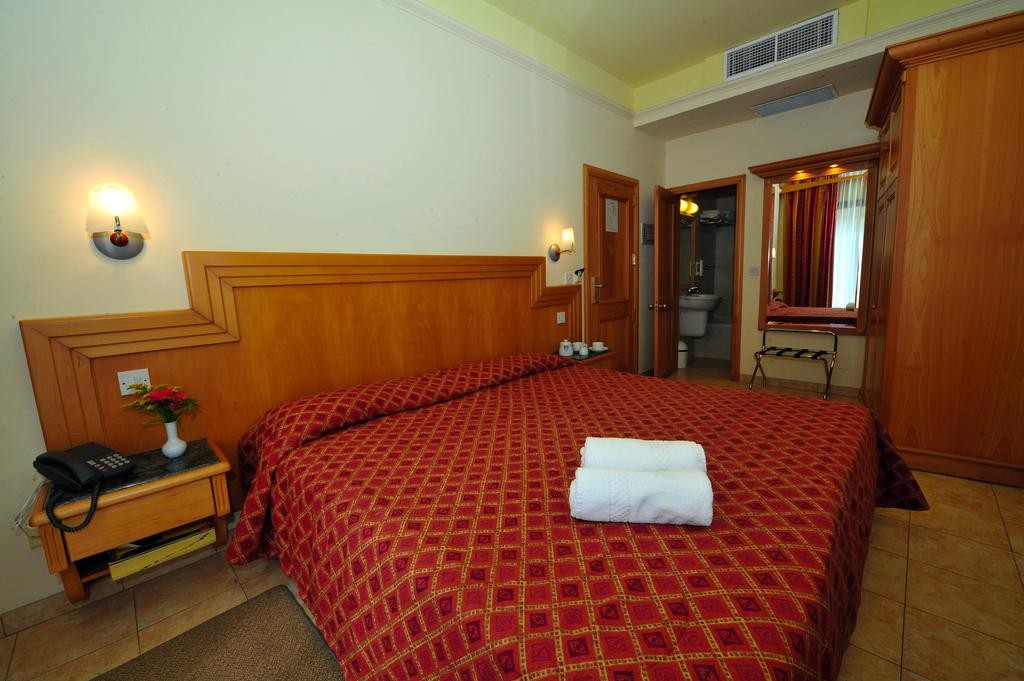 Castille Hotel Malta 9/32