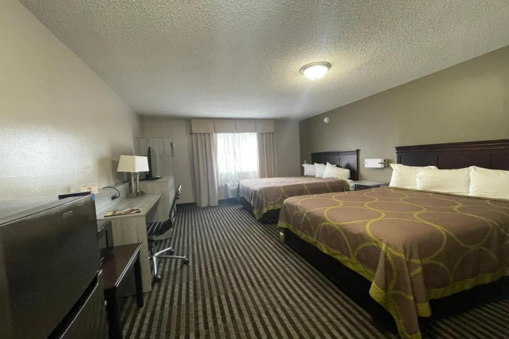 Dupont Suites 10/27