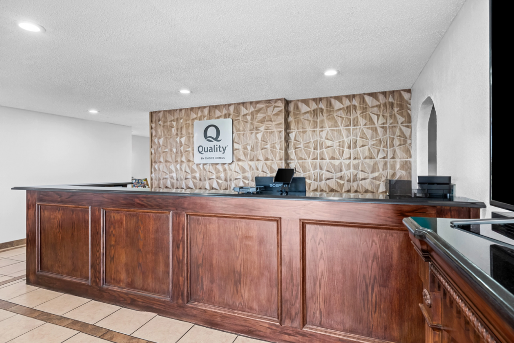Quality Inn Plainview 8/36