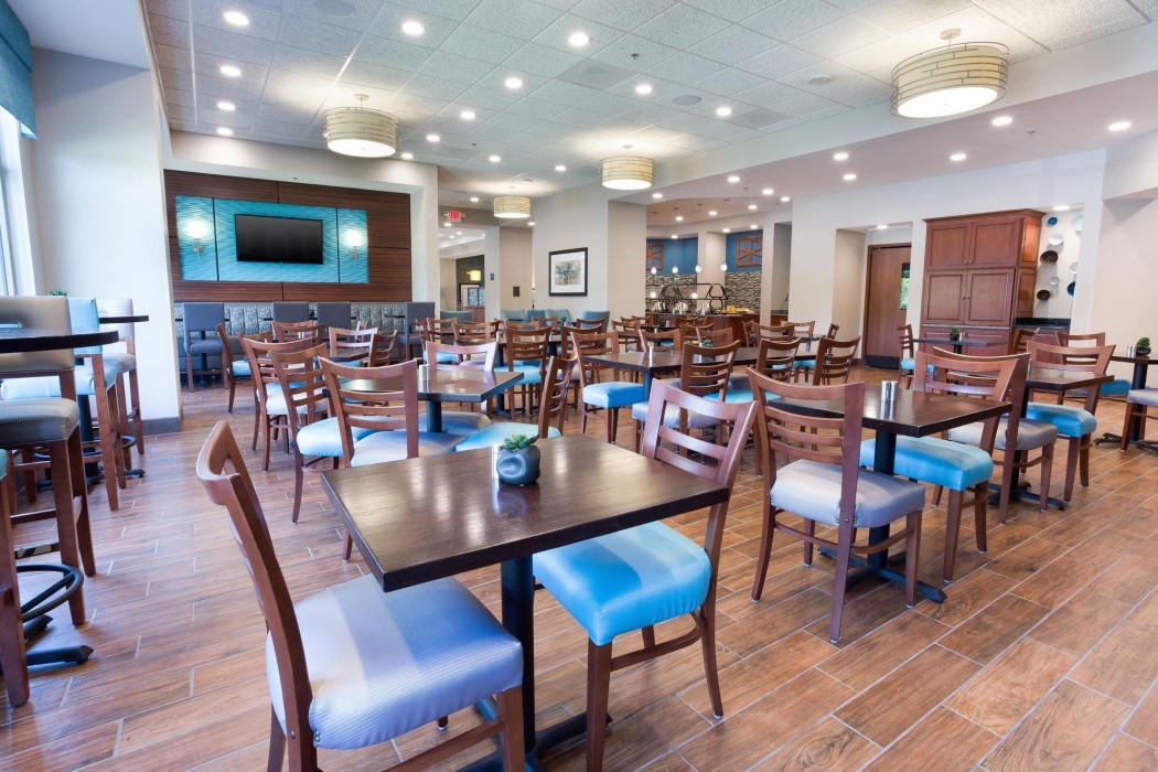 Drury Inn And Suites Grand Rapids 26/77