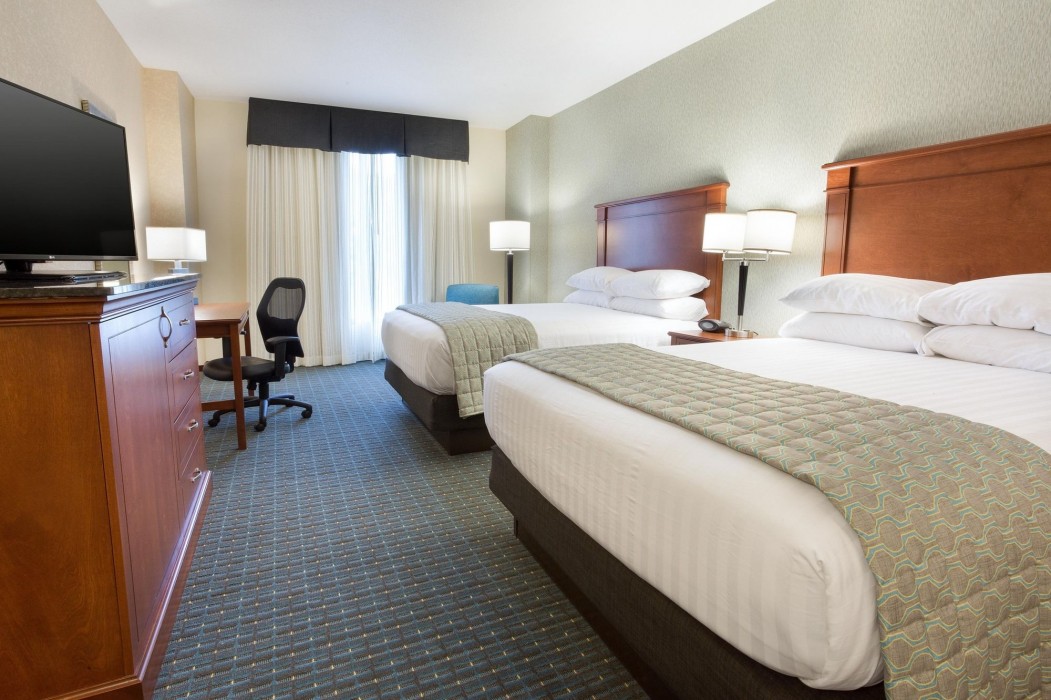 Drury Inn And Suites Grand Rapids 43/77