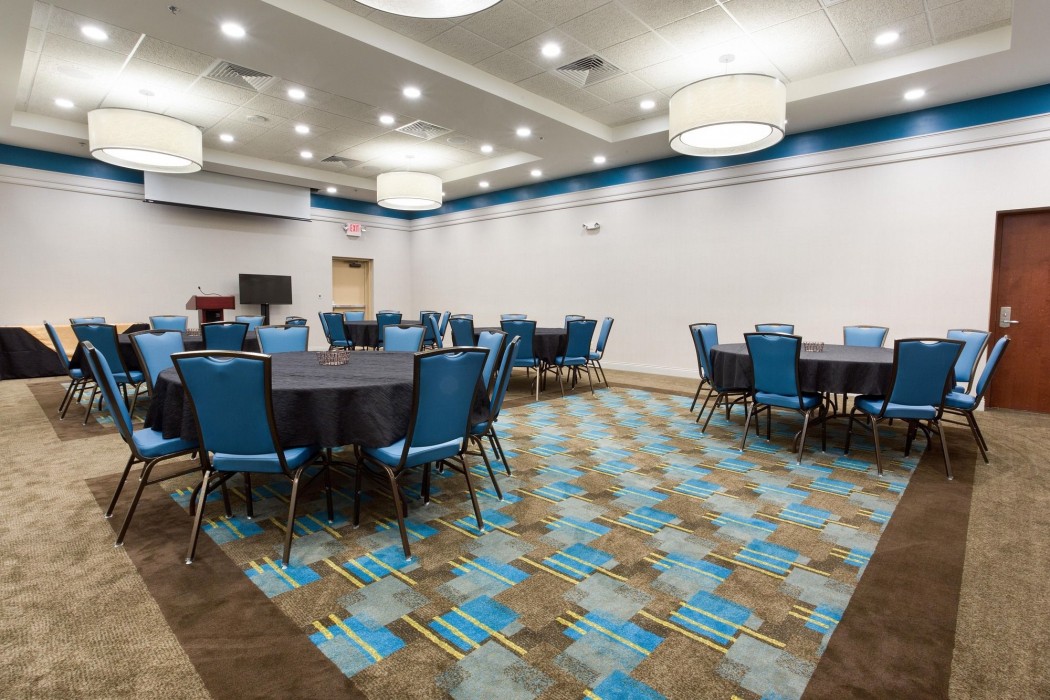 Drury Inn And Suites Grand Rapids 30/77