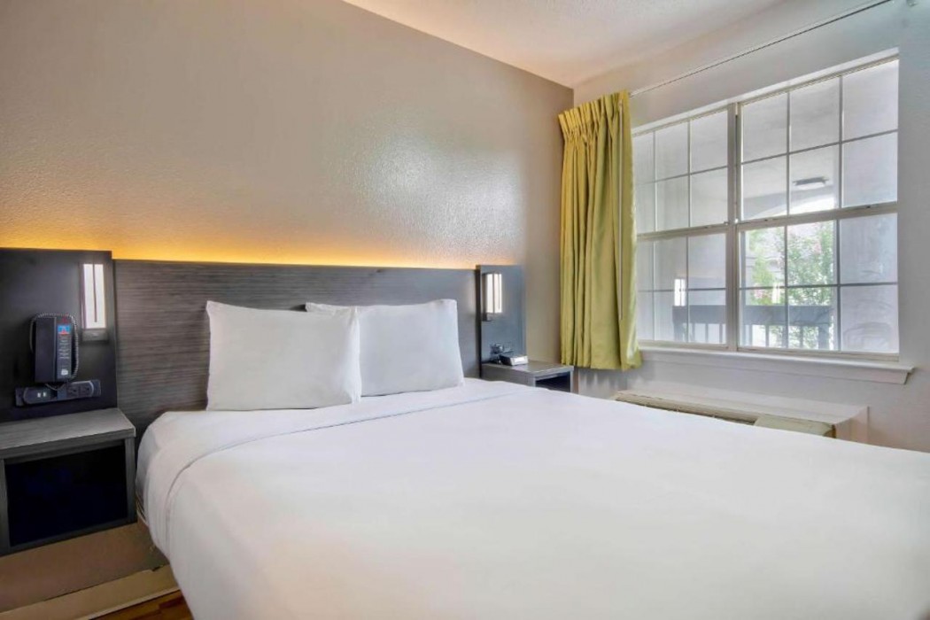 Studio 6 Extended Stay - San Antonio, TX - Medical Center 11/60