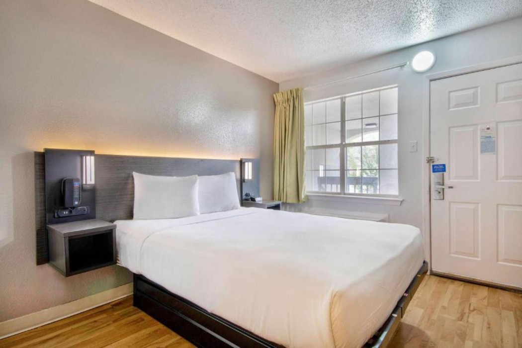 Studio 6 Extended Stay - San Antonio, TX - Medical Center 10/60