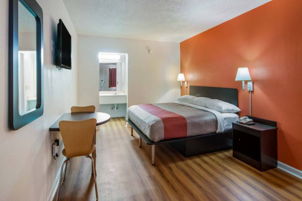 Motel6 Warner Robins, GA 8/31
