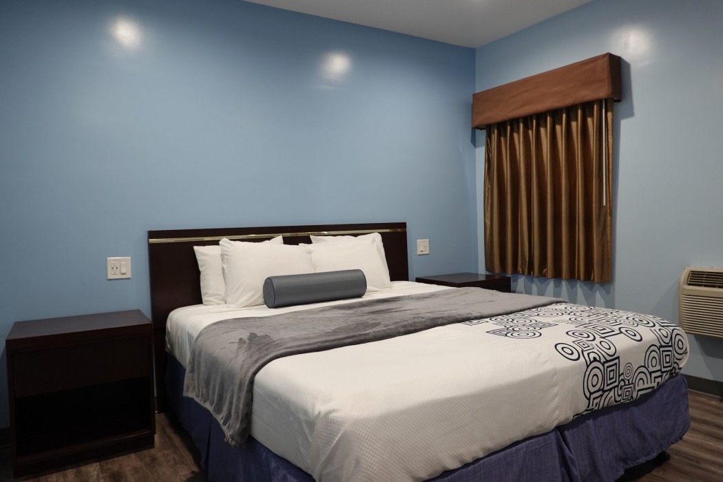 24 Hours Motel 18/39