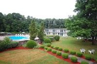 Magnuson Hotel Lenox 34/62
