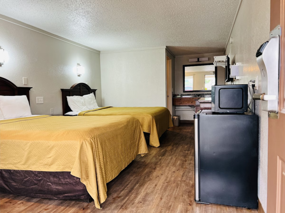 Cozy Garden Inn By OYO Hwy 40 Richmond 7/26