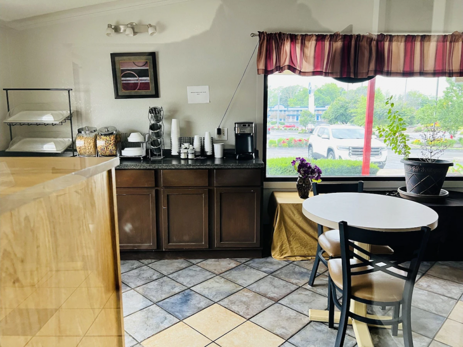 Cozy Garden Inn By OYO Hwy 40 Richmond 18/26