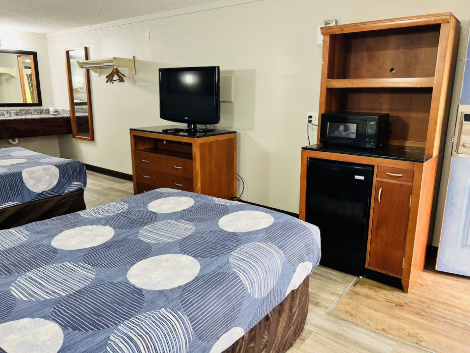 Cozy Garden Inn By OYO Hwy 40 Richmond 10/26