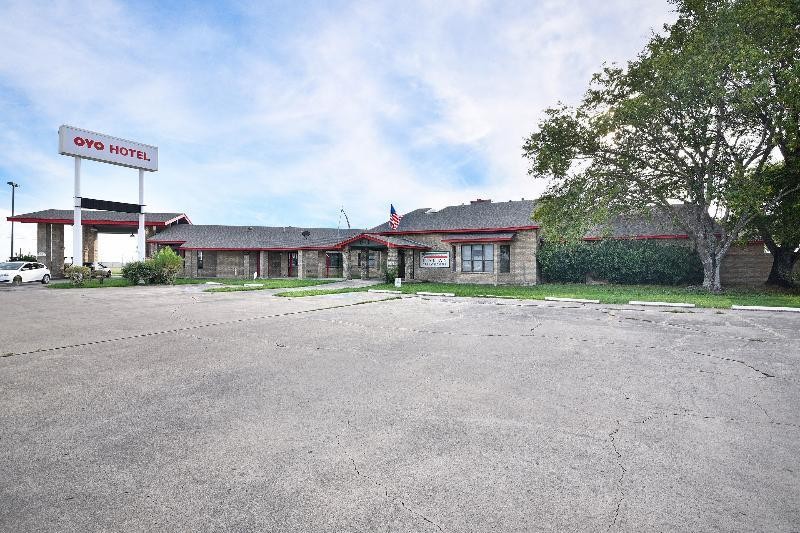 Americas Best Value Inn Lockhart TX (ex OYO Hotel) 25/40