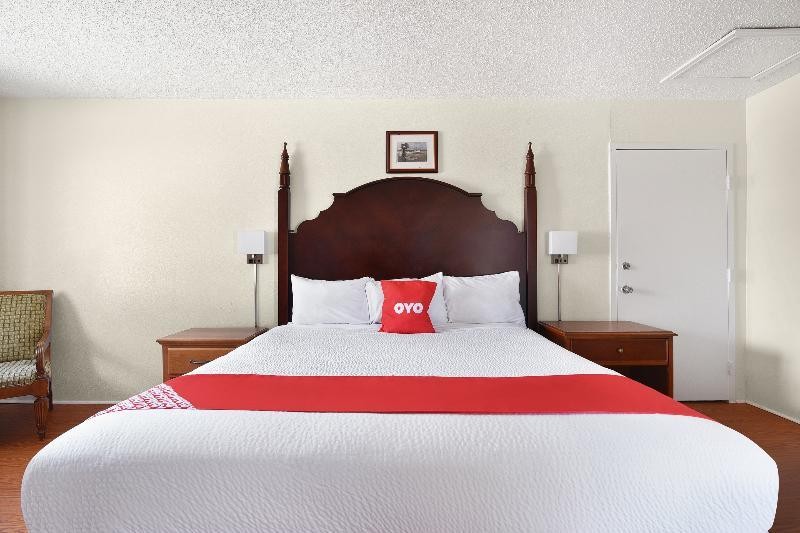 Americas Best Value Inn Lockhart TX (ex OYO Hotel) 13/40