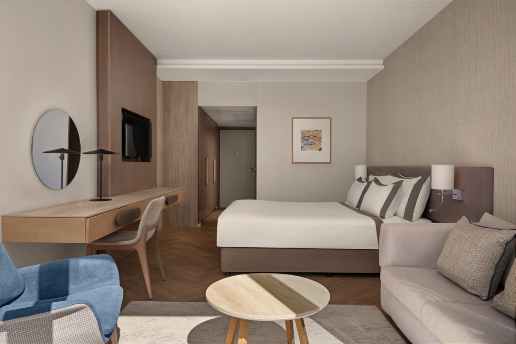 Mediterranean Beach Hotel 18/71