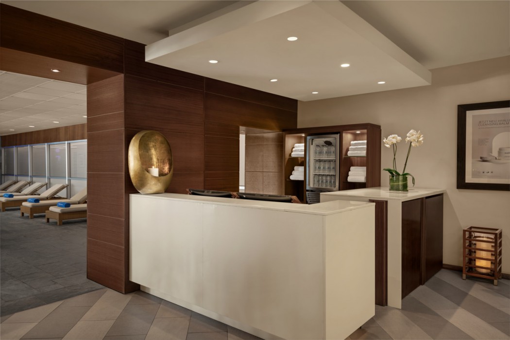 Mediterranean Beach Hotel 48/71