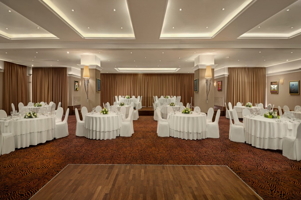 Mediterranean Beach Hotel 32/71