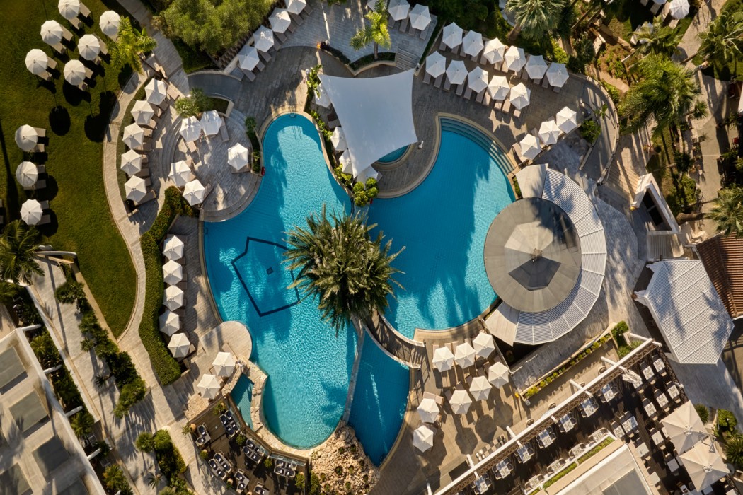Mediterranean Beach Hotel 58/71