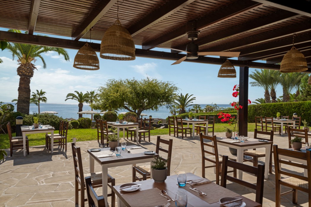 Mediterranean Beach Hotel 40/71