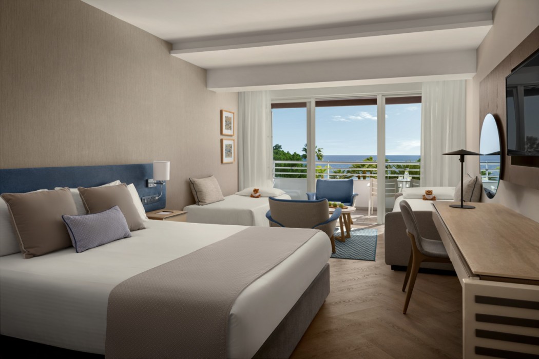 Mediterranean Beach Hotel 19/71