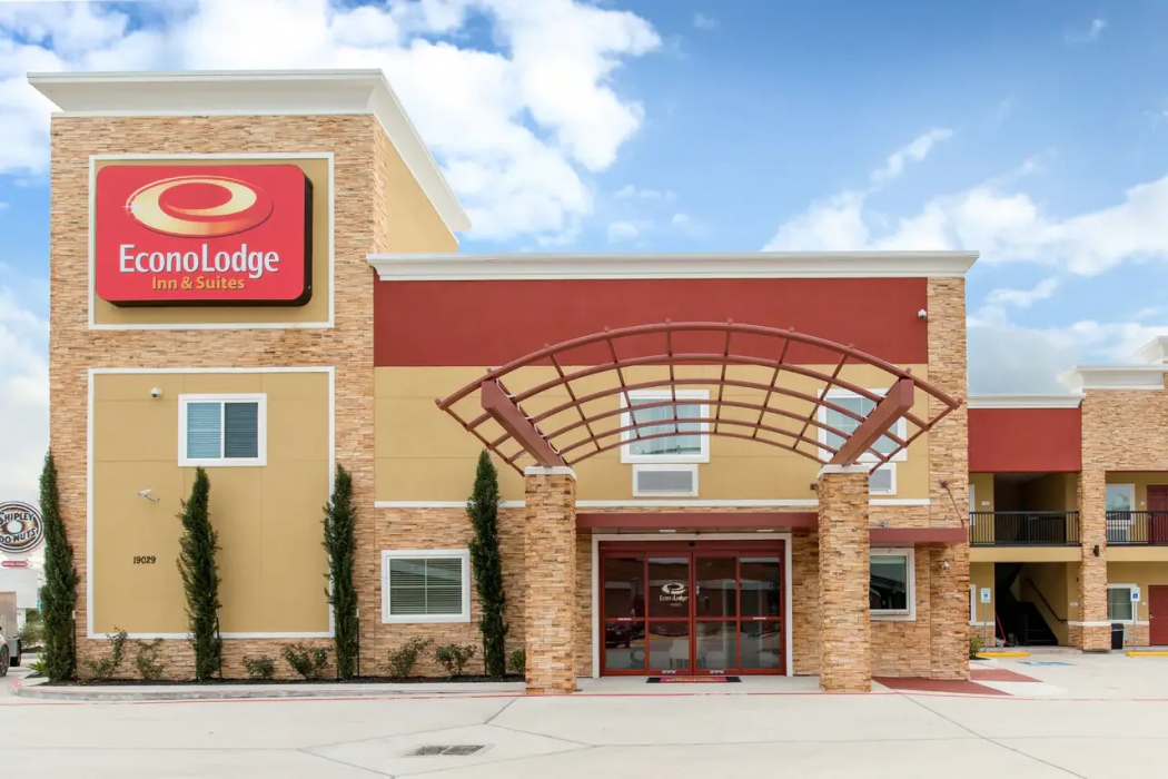 Econo Lodge Inn & Suites Houston Willowbrook photo4