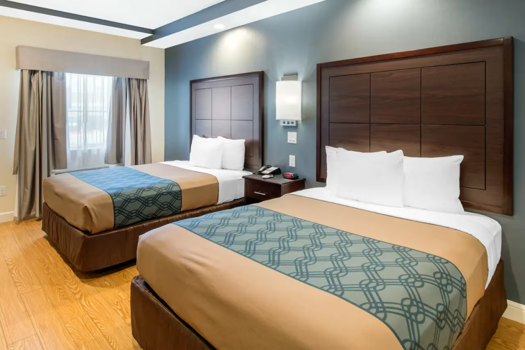 Red Star Inn & Suites Willowbrook 10/21