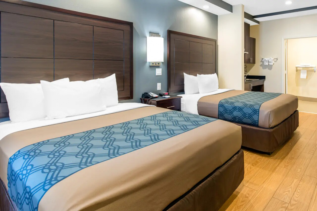 Red Star Inn & Suites Willowbrook 11/21